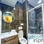 Daire Urban Flat 63 - 3 Bedrooms Flat Champs-elysees Mermoz Paris