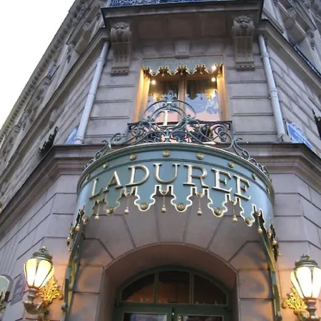 Urban Flat 63 - 3 Bedrooms Flat Champs-elysees Mermoz * Paris