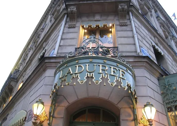 Urban Flat 63 - 3 Bedrooms Flat Champs-elysees Mermoz * Paris