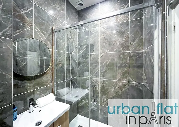 Apartment Urban Flat 63 - 3 Bedrooms Flat Champs-elysees Mermoz Paris