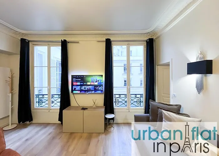 Urban Flat 63 - 3 Bedrooms Flat Champs-elysees Mermoz Apartment Paris