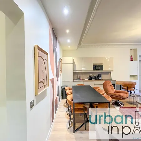 Urban Flat 63 - 3 Bedrooms Flat Champs-elysees Mermoz Париж